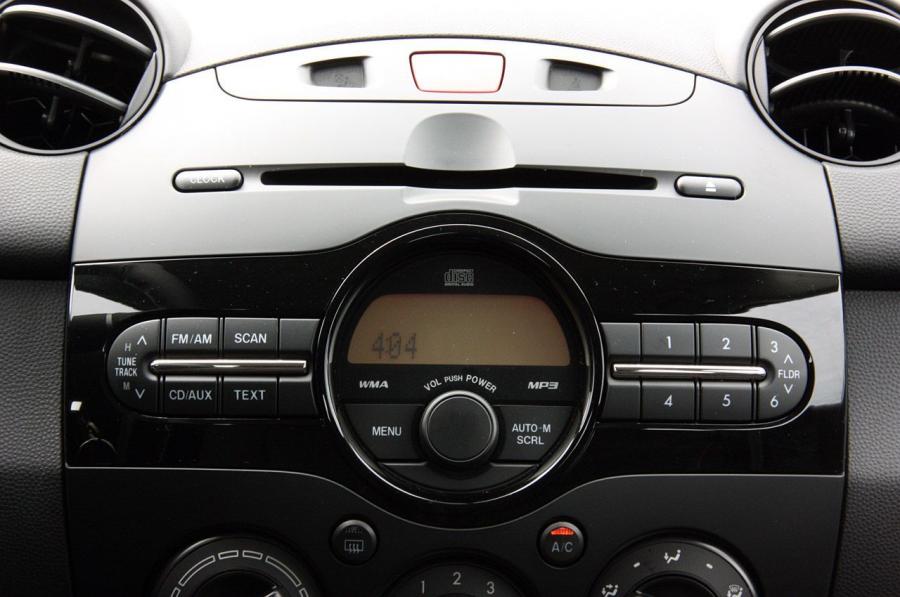  Mazda2 2010 года  (фото 138 из 183)